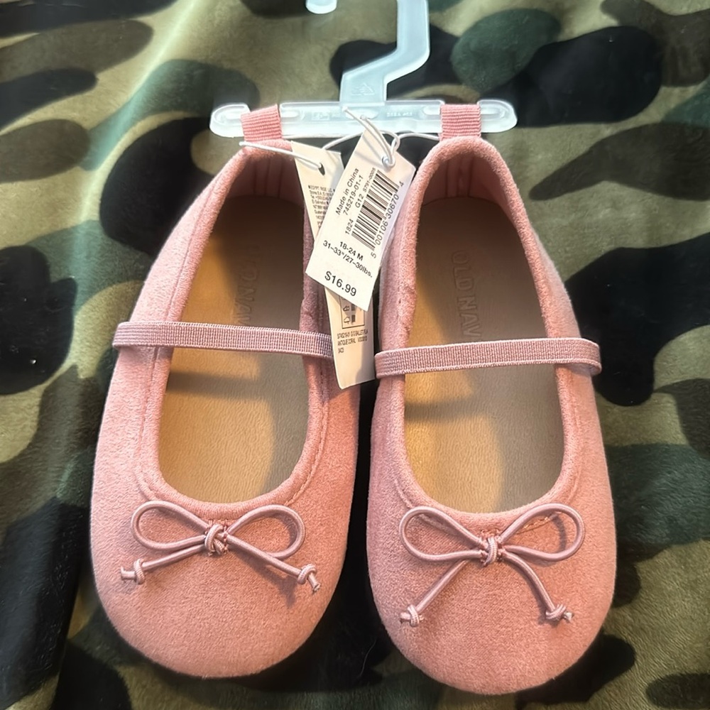 OLD NAVY BABY BALLET SLIPPERS: PINK: NEW WITH TAGS: SIZE 18-24 MTHS